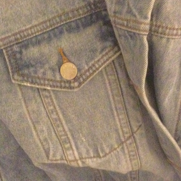 Destroyed denim jean coat - Picture 8 of 9